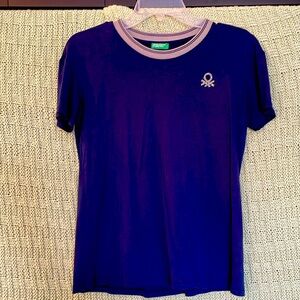 United colors of Benetton t-shirt. Small hole in bottom of shirt